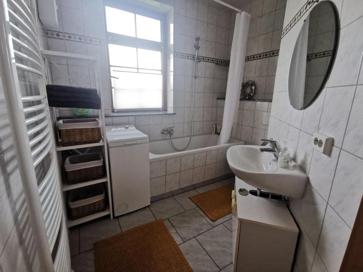 Ruhige Ferienwohnung Im Gutshaus Niederorschel Eksteriør billede