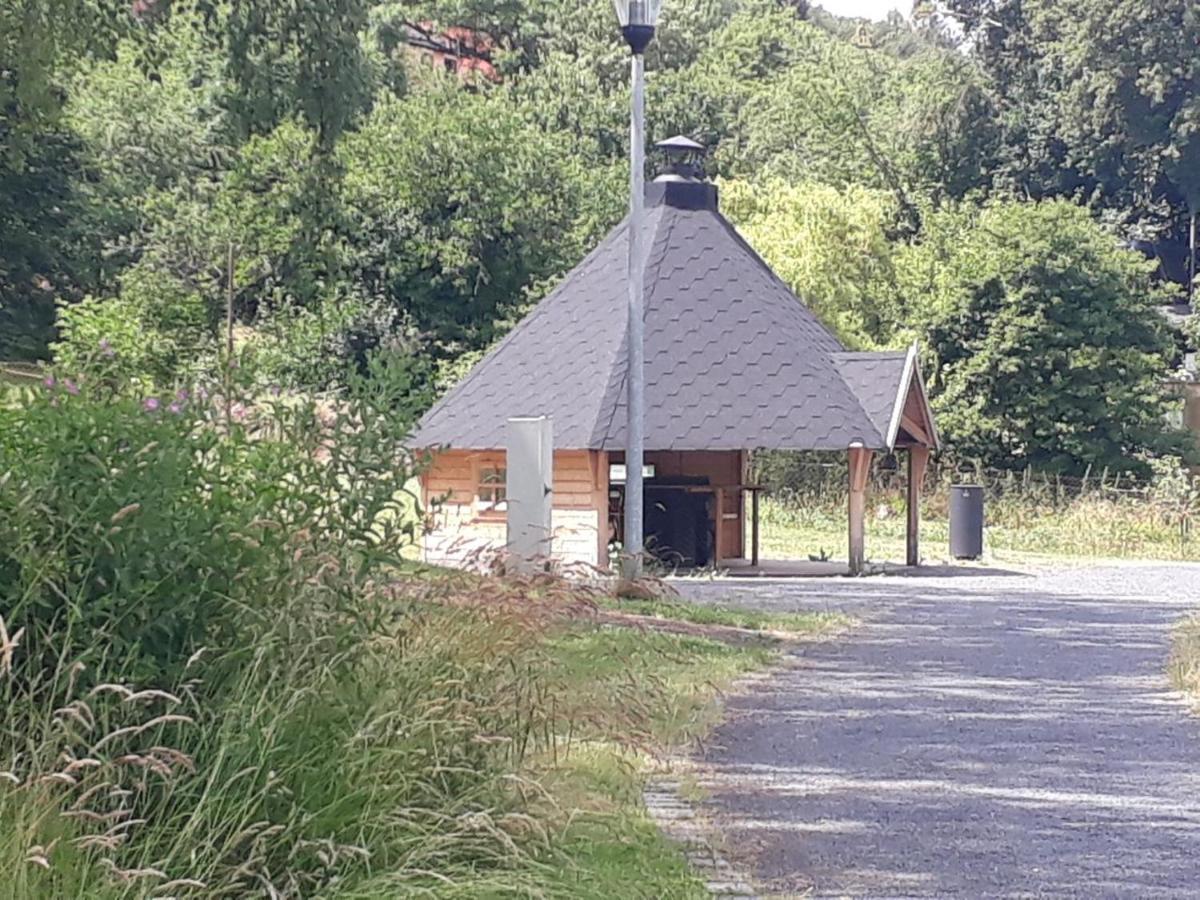 Ruhige Ferienwohnung Im Gutshaus Niederorschel Eksteriør billede